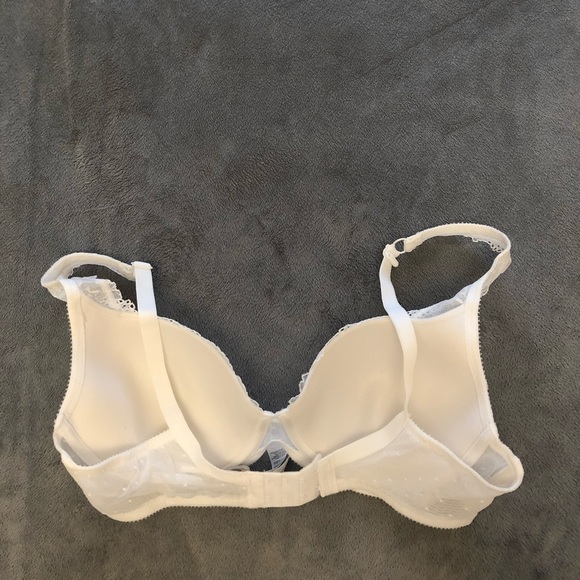 Brand new white lace bra - Picture 3 of 5